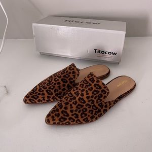 Tilocow slip on Cheetah Print NWT